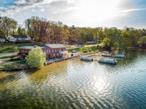 1BR Fife Lake Haven with Fire Pit & Hot Tub